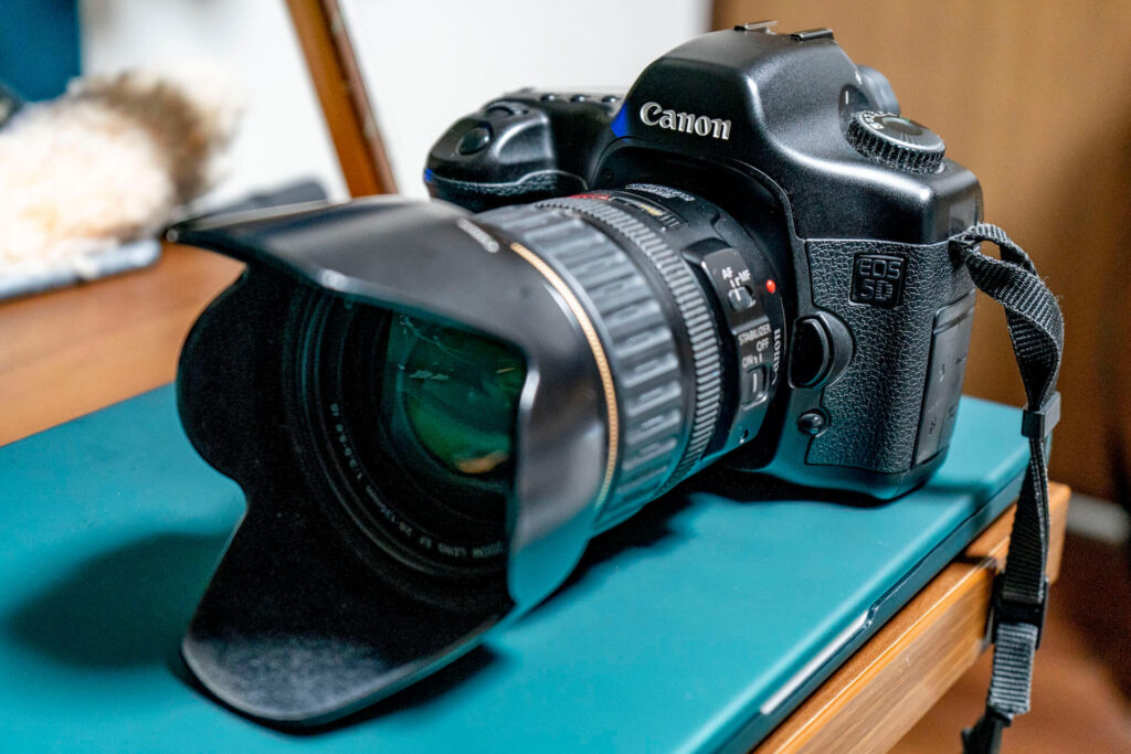 Canon EOS 5D 初代 (Classic) 正面からの写真